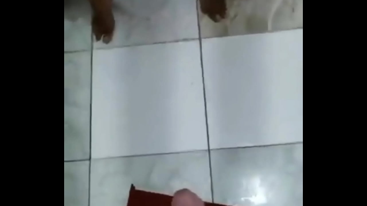 Mi hermano de la iglesia se comió a mi esposa.
                    irma igreja muchos negros
