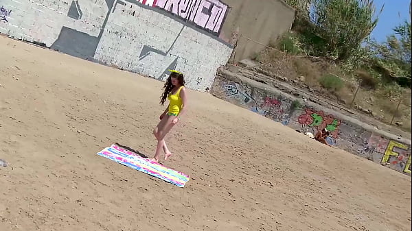 Acordou com tes&atilde;o e foi logo chupando a rola enorme do amigo. Maurinho e Julia Mattos