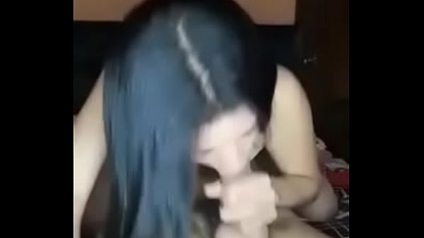 Download Video - Yuliana mera vera ecuatoriana cul&iacute;ando con su novio