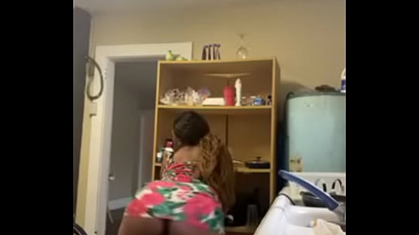 Pussy Showing Twerk