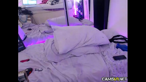Girl Friend Toys Wet Pussy on Webcam
