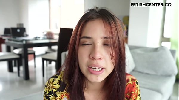 Download Video - Modelo webcam colombiana nos cuenta su fantas&iacute;a sexual y luego se masturba intensamente