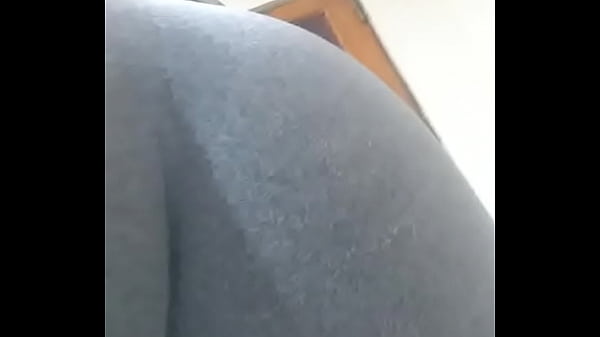 Sem calcinha laika ( ela esperando seu comentario)