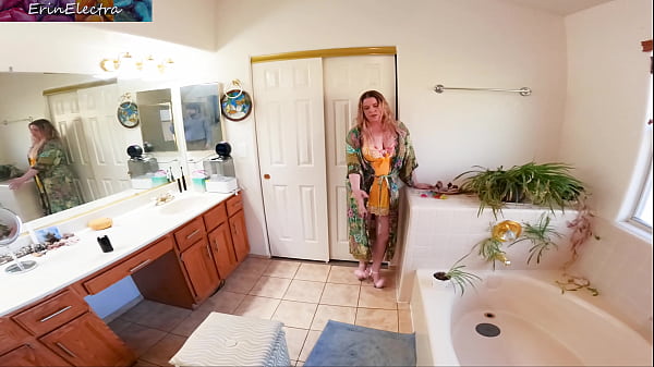 Download Video - Hot wife fucks the contractor for a cheap remodel