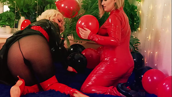 Pussy fuck and Throat fuck! Horny Rough MILF loves to dominate her lesbian slut!