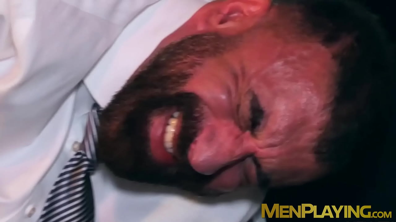 Papá barbudo Joe Casio tocado y follado por Sir Peter
                    blowjob riding fingering office gay reality suit classy bareback daddy athletic hunk executive beard gay porn men in suits suit and tie menplaying suit sex joe casio muchos negros