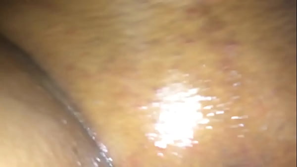 Download Video - Rebolando no pau do amante&period; Ai&comma; ai&comma; isso&comma; eita porra&comma; amor est&aacute; escorrendo tudo n&atilde;o deixa&period;