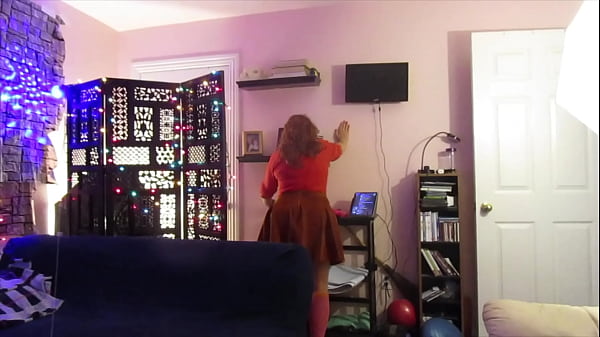 Hotwife Steffi Velma sans pussy dance (alt version)