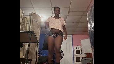 female rapper TWERKING