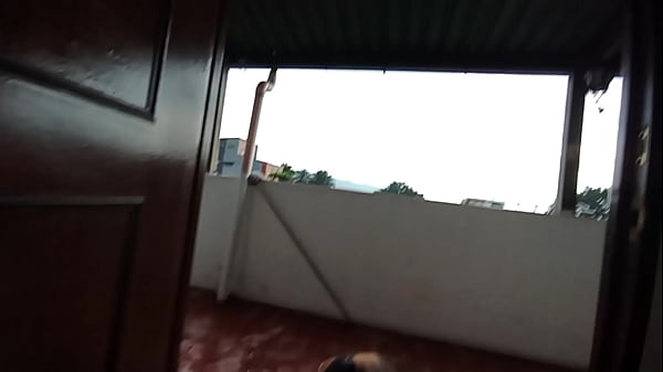 Download Video - Mi madrastra estaba plantando flores con una faldita y sin ropa interior s&oacute;lo para seducirme&period;&period;&period; Termin&eacute; pecando con su co&ntilde;o