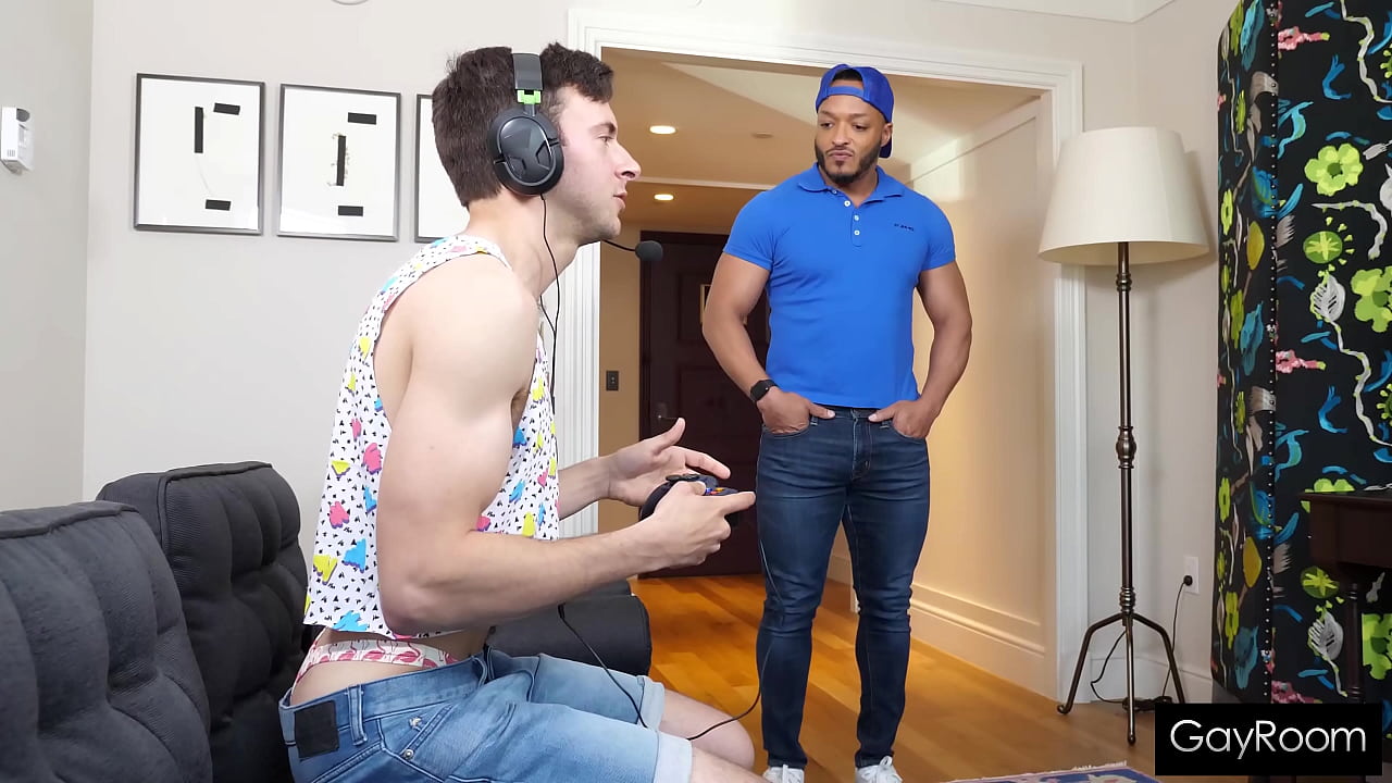 Gaymer en bancarrota deja que el repartidor le taladre el culo
                    anal interracial ass blowjob doggystyle ass licking gay rimming big cock bbc ass play gay blowjob ass spreading black and white male on male male anal guy guy gay encouragement muchos negros