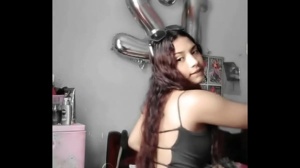Stefa Chibola moving her rich and juicy tight ass in leggings