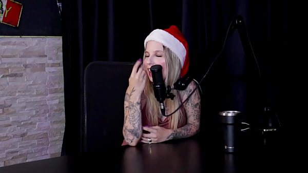 Download Video - Safada se masturba ap&oacute;s dizer que tem vontade de fazer m&eacute;nage&comma; nunca foi em casa de swing&comma; gosta de uns tapas&comma; e perdeu a virgindade com&period;&period;&period; - Baby Fire &lpar;WATCH ON&colon; SHEER&sol;RED&rpar;