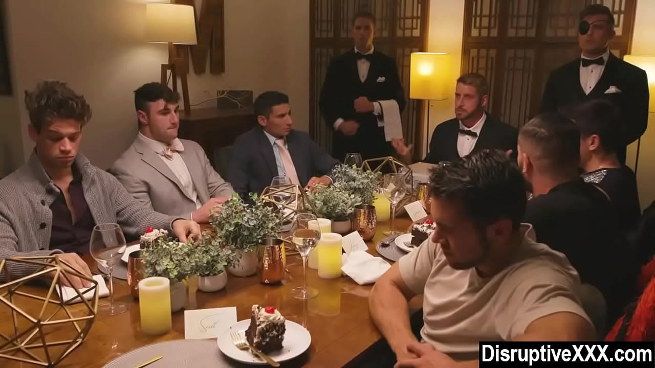 Rico gay invita a sus ex novios a gangbang
                          porn sex fucking group gangbang gay orgy bareback muscular hunk jock group sex gaysex gay blowjob gay sex gay anal gay porn no condom hot gay hot guys muchos negros