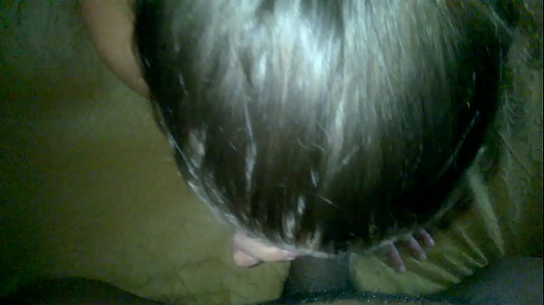 thumb gettin some head