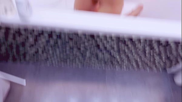 I surprise my GF masturbate in shower