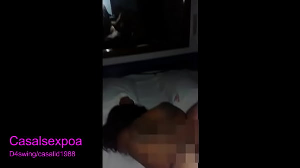 Download Video - Casalsexpoa-Chupando a mulher na frente do corno