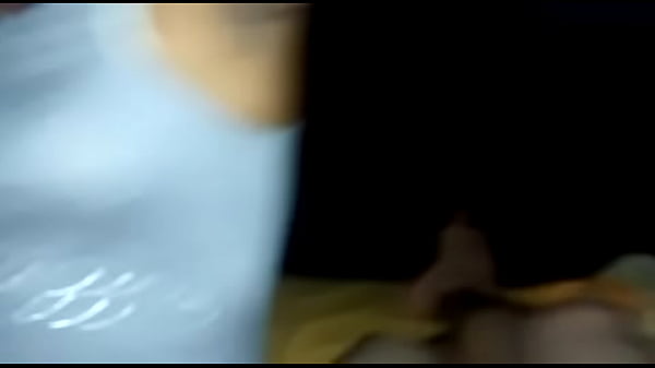 me rollo amiesposa mientras ella selachupa chupa amiamigo