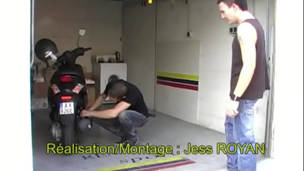 Girlfriend gets r. on her man by taking him to a gay gloryhole