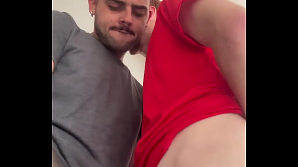 Download Video - MEU VIZINHO NOVO ME VIU PELA JANELA E PERGUNTOU SE PODIA VIR METER &commat;01foguinho pt01