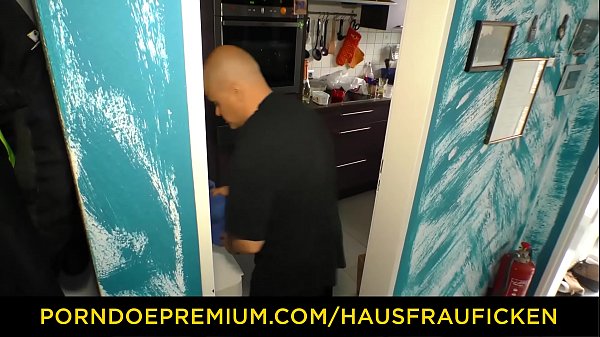 HAUSFRAU FICKEN - Tattooed German housewife gets banged and eats cum in steamy hardcore fuck