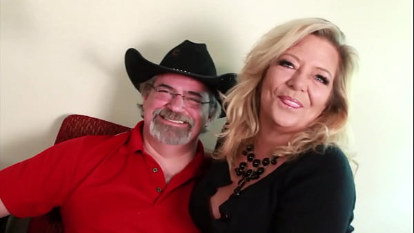 Girls With Big Boobs Holds Her Big Tits Up To Catch His Cum After Anal