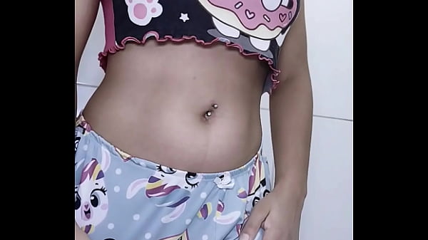 Download Video - Vazou na net o video intimo da novinha Brunna Hot tomando banho&comma; enviou pro ficante e ele acabou jogando na web pra todo mundo ver