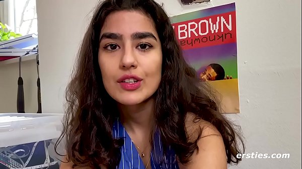 Download Video - Luna Playing With Her Hairy Bush