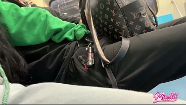 QUE SAFADA VIU O VOLUME MARCANDO E MAMOU DENTRO DA ESTAÇÃO DE METRO