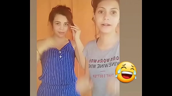Novinha crente e casada querendo se mostrar toda.