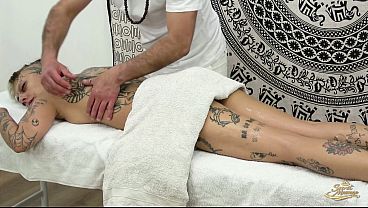 Secret Massage with Loladoll: massage, tension and pleasure