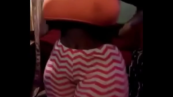 Huge ass twerking