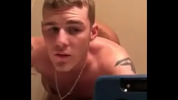 Download Video - Neg&atilde;o fode Branquinho COM VONTADE