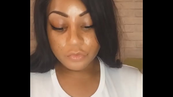 Aspirateur à clito vibrant demande ta video en média privé