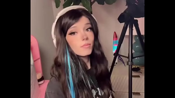 I eaasily can stare at her all day and be content.. ?#fashion #PRADA