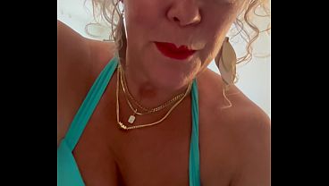 Sneak Fuck Step Mom But First Worship Her Jiggly Ass