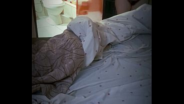 MILF changes in hotel room and didn't know she was being watched - FLASH - FLASH - FLASH 10 sec