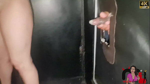 Download Video - A safada adora foder com desconhecidos no GloryHole da INNER CLUB &lpar;O melhor Glory de SP&rpar;