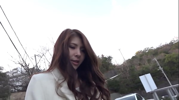 Japanese matured MILF has sex outdoors