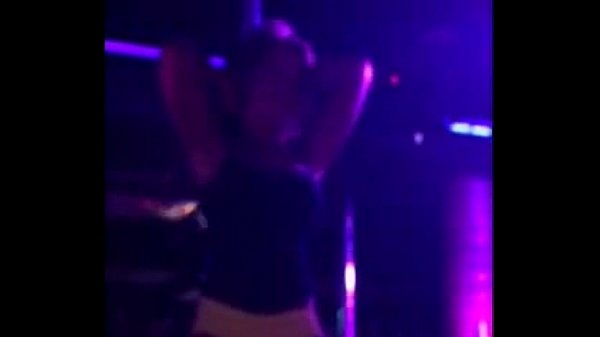 Polish Teen Dancing on the tube and doing striptease (dziewczynka17)