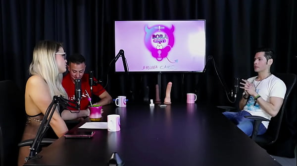 After the pandemic, he sought alternative work, the difference between creation and porn and his family's acceptance - Jow Jow (SHEER/RED)