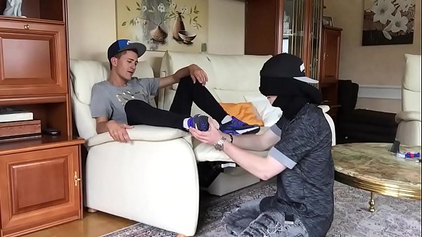 Download Video - Unwiderstehlich - Sniffing Masters Air Max&comma; Socks  Boyfeet &lbrack;720p&rsqb;