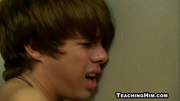 Download Video - Hot twink getting his ass fucked by a mature stud