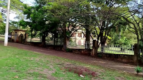 Raquel seducing the security guard at a private property to let her enter without authorization, I paid for the favor with sex and the guy did really well, it was the best sex of my life