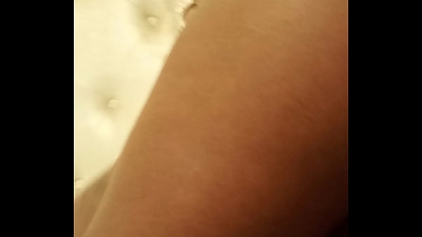Hé Vous Tous, Vous Voulez Voir Des P**** Sexy, Mon P**** Est Si Gentil Et Humide Et Il Adhère Vraiment Bien .... Je Vais Vous Faire Rêver Toutes Les Nuits De Ce P**** Humide Je Te Promets Que