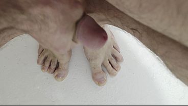 Pies corridos. Cumming feet. 卡明脚. Cumming Füße. Éjaculer les pieds. カミングフィート. I'm cumming on my feet