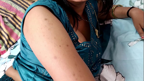Sexy Mallu Aunty with big ass fucked by tenant boy while living alone at home Hindi Audio