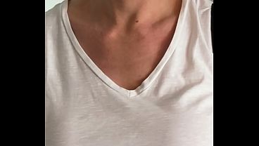 CONTRATEI UMA EMPREGADA GOSTOSA. TODA VEZ QUE MINHA ESPOSA SAI ELA VEM ME DAR.