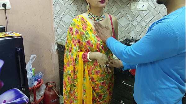 Blackmailing and fucking my ex gf who is now my bhabhi ki utar ke kitchen main uski mast Gand Marne ka socha