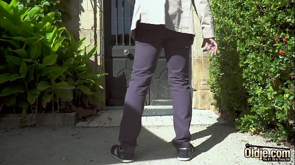 Download Video - Real amateur teen happy to swallow cum and take facial